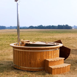 Thermowood Hot-Tub With Internal Furnance