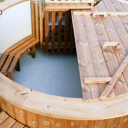 Thermowood Hot-Tub With Internal Furnance