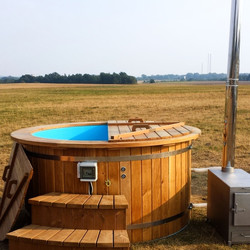 Oak Hot-Tub With External Furnance