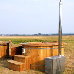 Oak Hot-Tub With External Furnance
