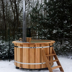 Red Cedar Royal Hot-Tub With Internal Furnace