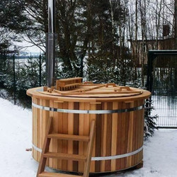 Red Cedar Royal Hot-Tub With Internal Furnace