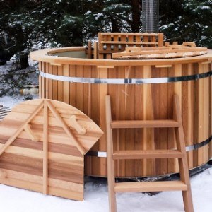 Red Cedar Royal Hot-Tub With Internal Furnace