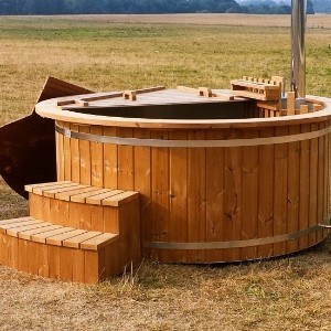 Thermowood Hot-Tub With Internal Furnance